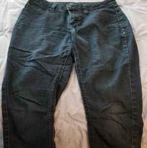 Jean capri pants